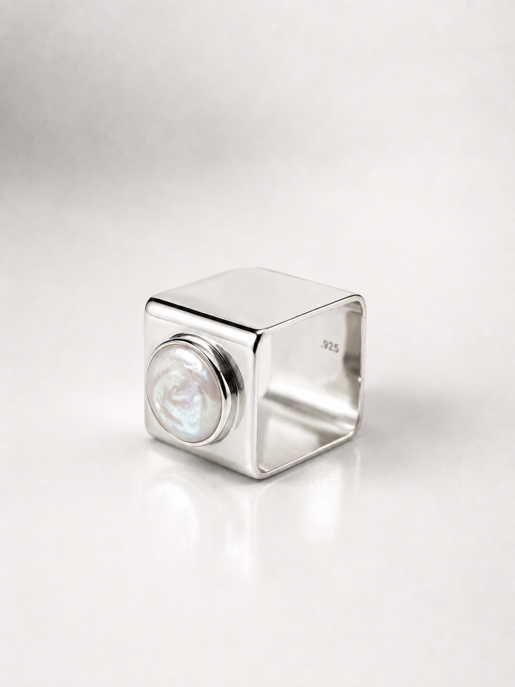 Anillo Nacre Square