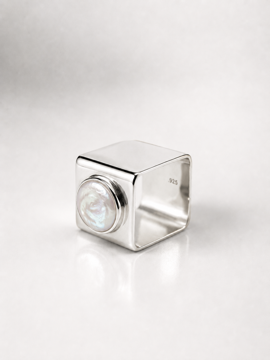 Anillo Nacre Square